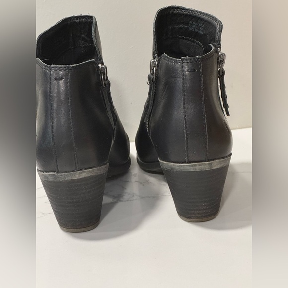 Frye - Judith Zip Bootie - Black Leather - Picture 5 of 13